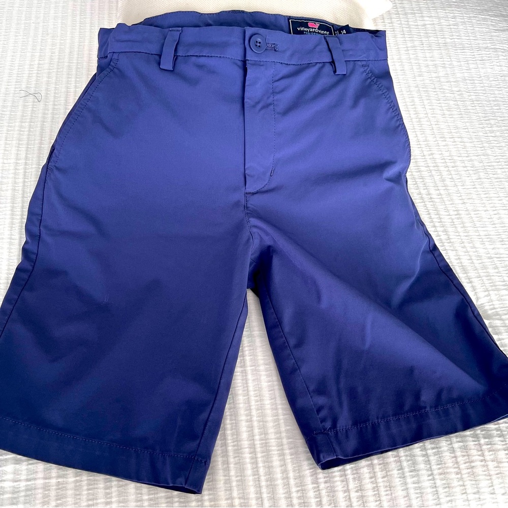 Vineyard vine's performance.